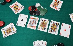 Cách chơi xì dách và quản lý tiền cược